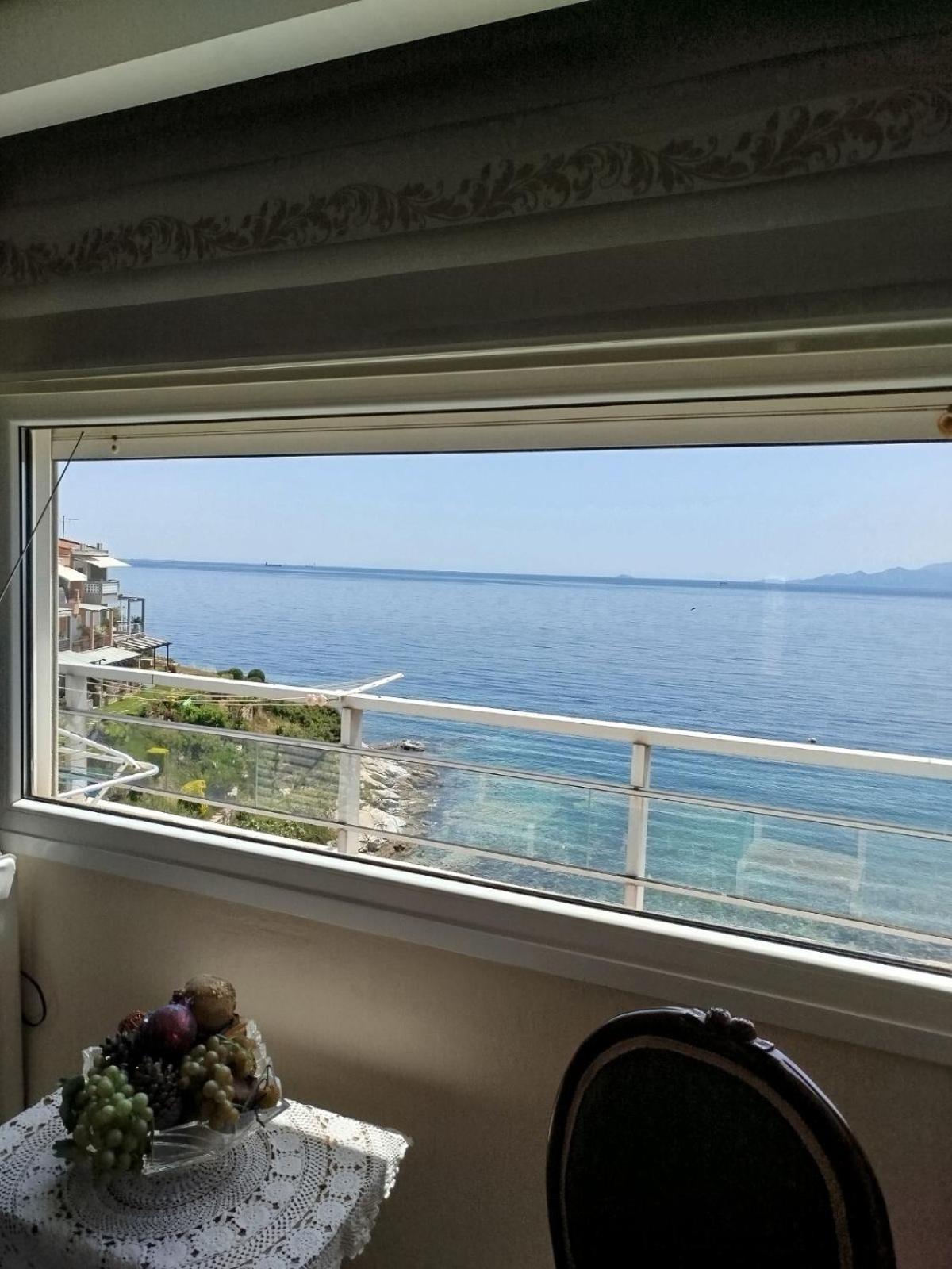 Roof Garden By The Sea Apartment Kavála ภายนอก รูปภาพ